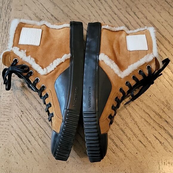 Balenciaga size 38 or 8 shearling fur suede Hightop sneaker HOsT PiCk🤎 - Picture 5 of 11